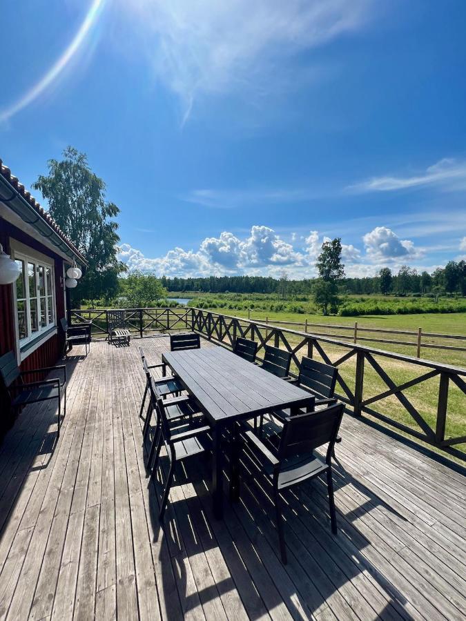 Вілла Idylliskt Hus Med Sjoeutsikt. Йостгаммар Екстер'єр фото